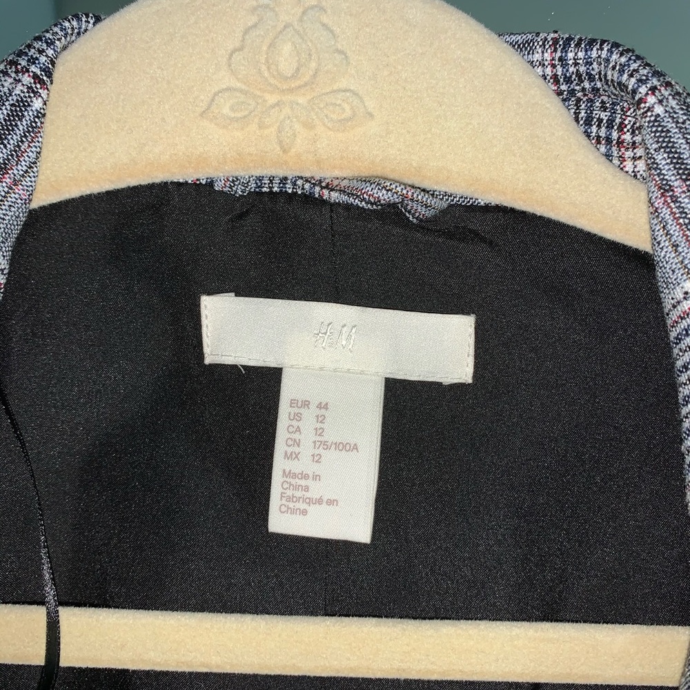 H&M women’s blazer - Picture 4 of 5